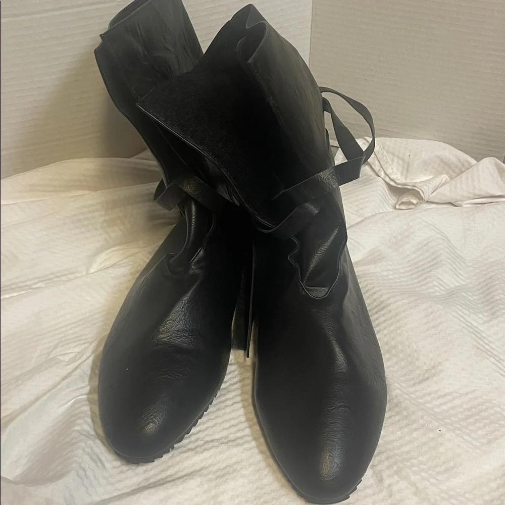 Mens medieval leather. boots